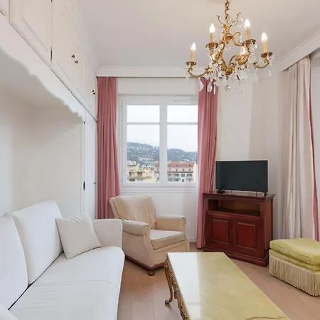 Appartement Classic French & Modern Comfort In Cannes