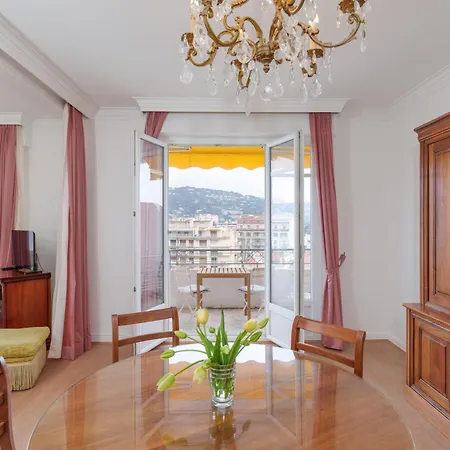 Classic French & Modern Comfort In * Cannes