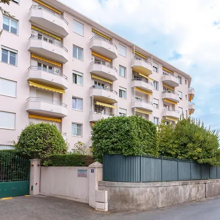 Appartement Classic French & Modern Comfort In